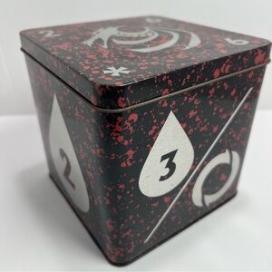 Quarriors Dice Building Game Tin Box w/ Dice Cards WizKids Board Game